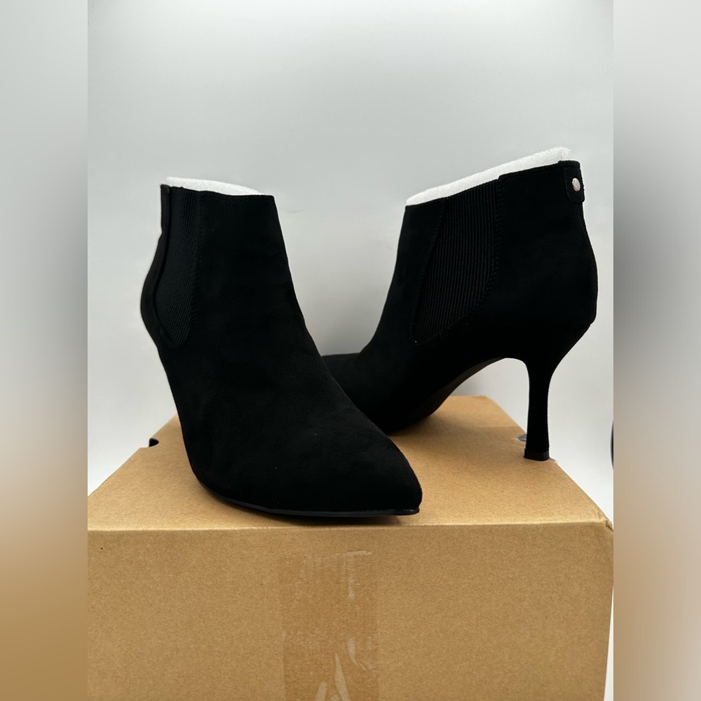 Black ankle boots Booties Size 11 (brand unknown)
